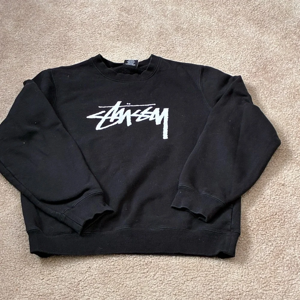Stussy Black Crewneck with White Script Logo - Picture 3 of 8